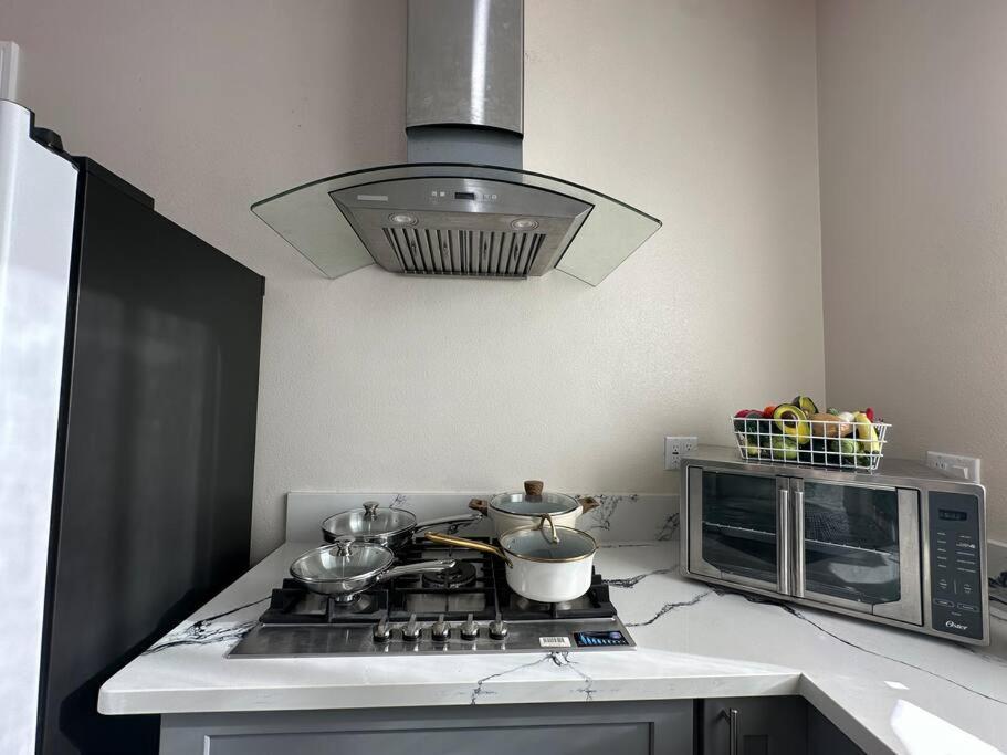 فيلا New Renovated House In Little Saigon Midway City المظهر الخارجي الصورة
