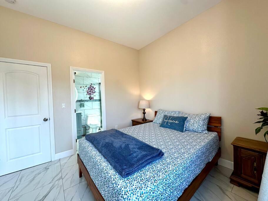 فيلا New Renovated House In Little Saigon Midway City المظهر الخارجي الصورة