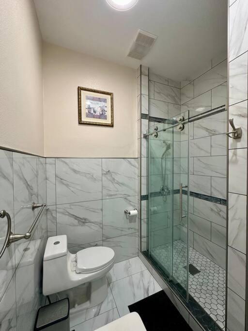 فيلا New Renovated House In Little Saigon Midway City المظهر الخارجي الصورة